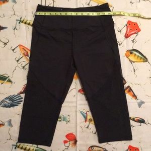 Victoria Secret black crop leggings